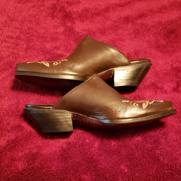 NWOB Brown Leather Boots - Picture 3 of 7